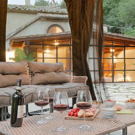 Villa La Leopoldina 6, Emma *